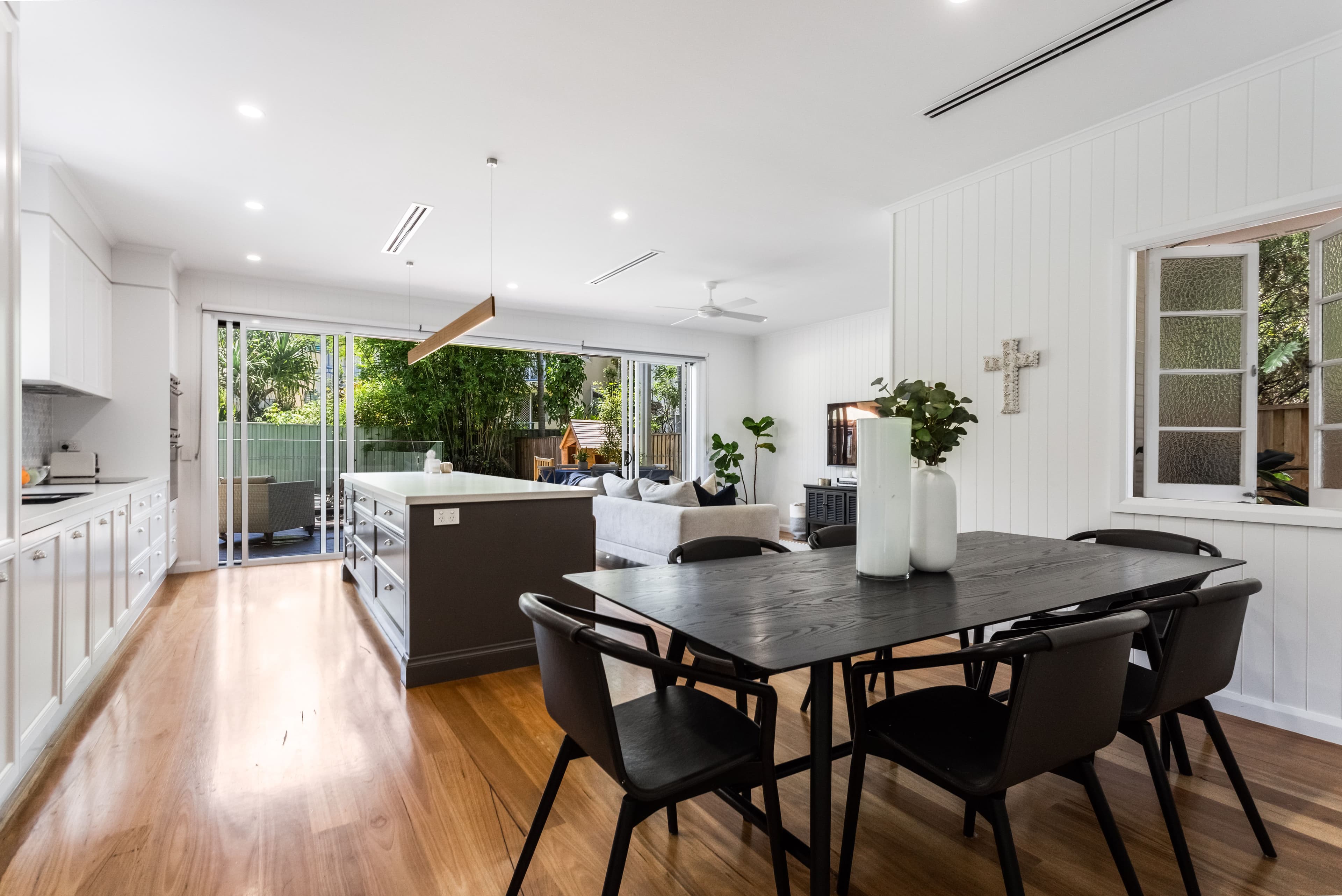 37 Peerless Avenue, Mermaid Beach QLD 4218, Mermaid Beach - Thumbnail 8