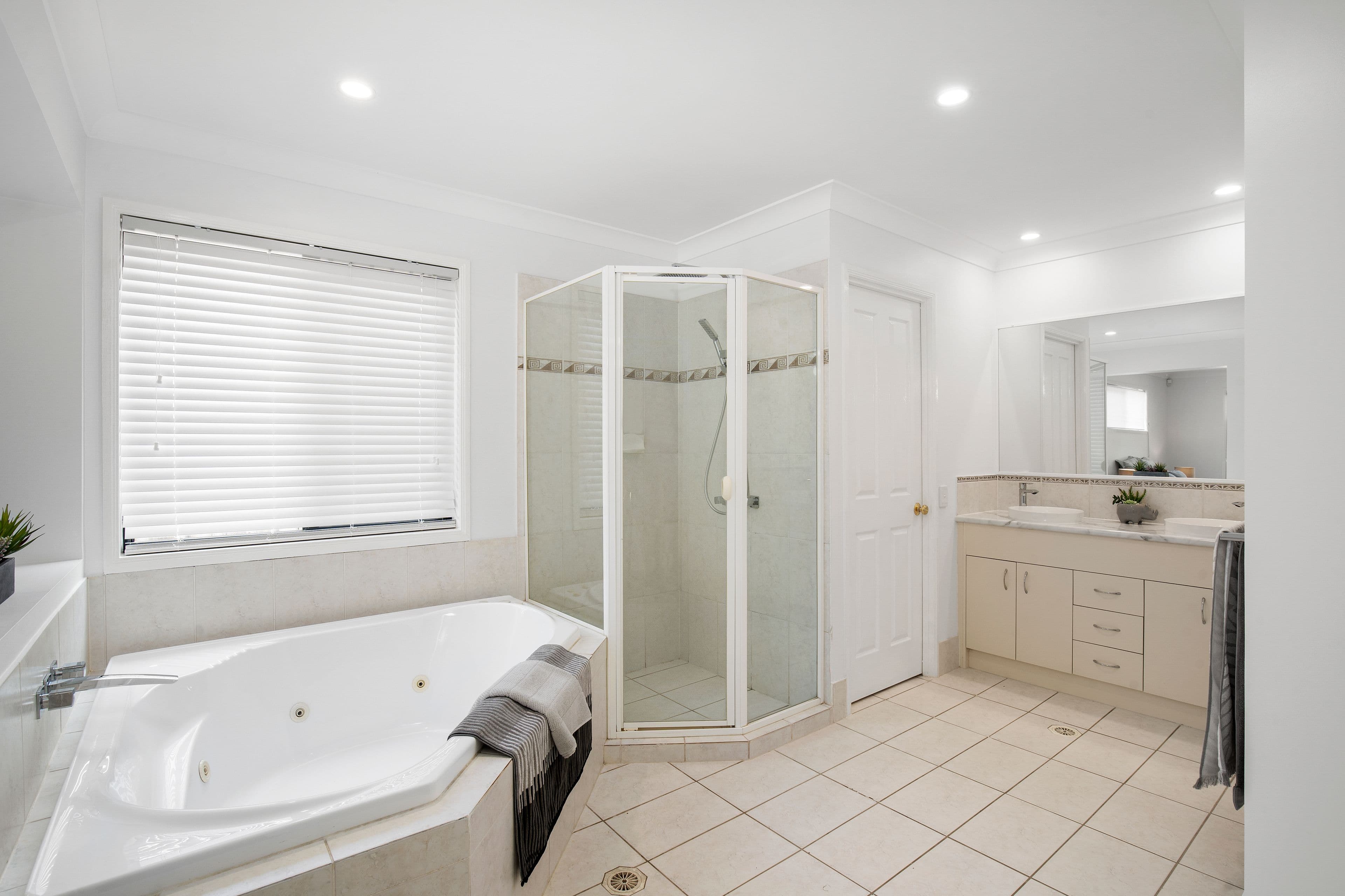 12 Goldwater Drive, Robina QLD 4226, Robina - Thumbnail 7