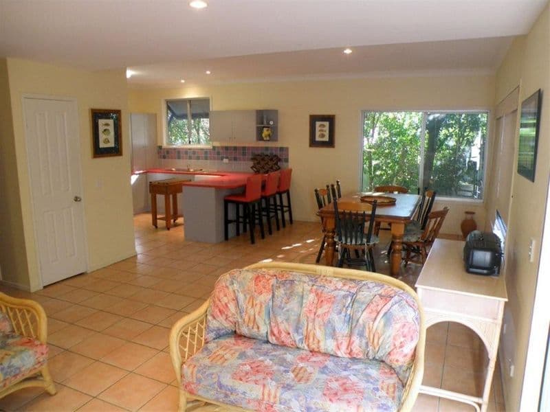 92 Mooloomba Road, POINT LOOKOUT QLD 4183, Point Lookout - Thumbnail 5