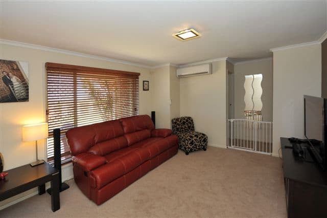 13 Beechcraft Court, WILSONTON QLD 4350, Wilsonton - Thumbnail 2