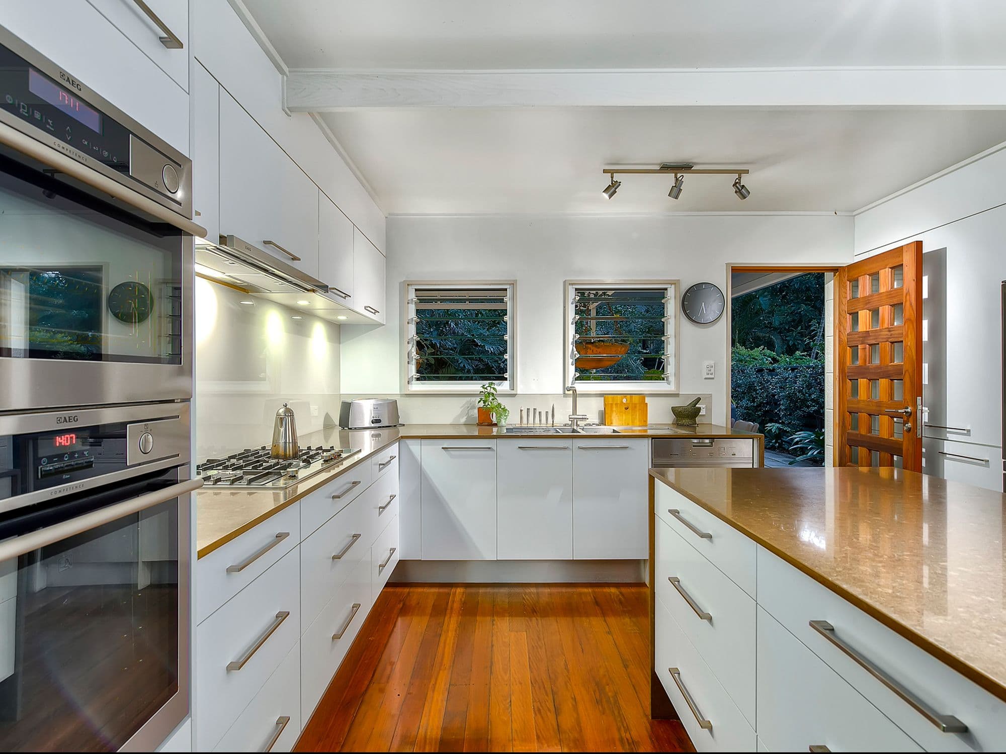33 Cooinda Street, The Gap QLD 4061, The Gap - Thumbnail 3