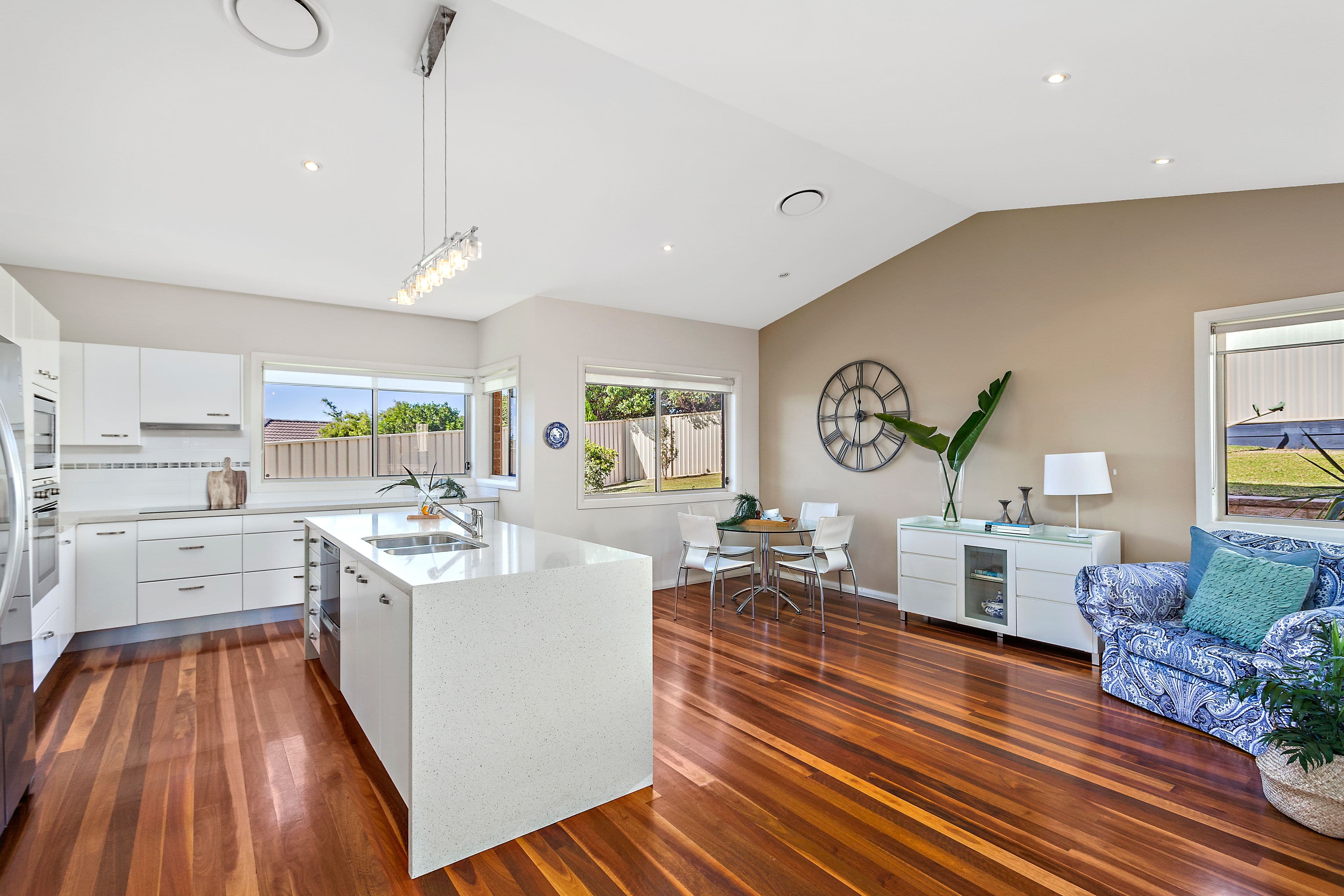 22 Theatre Terrace, Kanahooka - Thumbnail 3