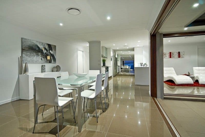 20 Tradewinds Avenue, PARADISE POINT QLD 4216, Paradise Point - Thumbnail 2