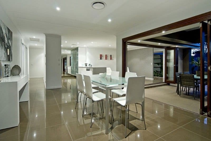 20 Tradewinds Avenue, PARADISE POINT QLD 4216, Paradise Point - Thumbnail 3