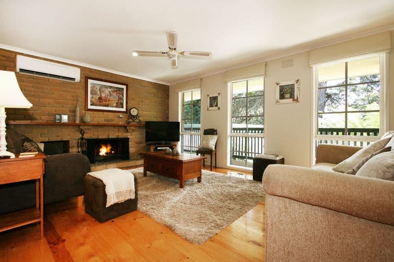 3 Priestley Crescent, MOUNT EVELYN VIC 3796, Mount Evelyn - Thumbnail 2