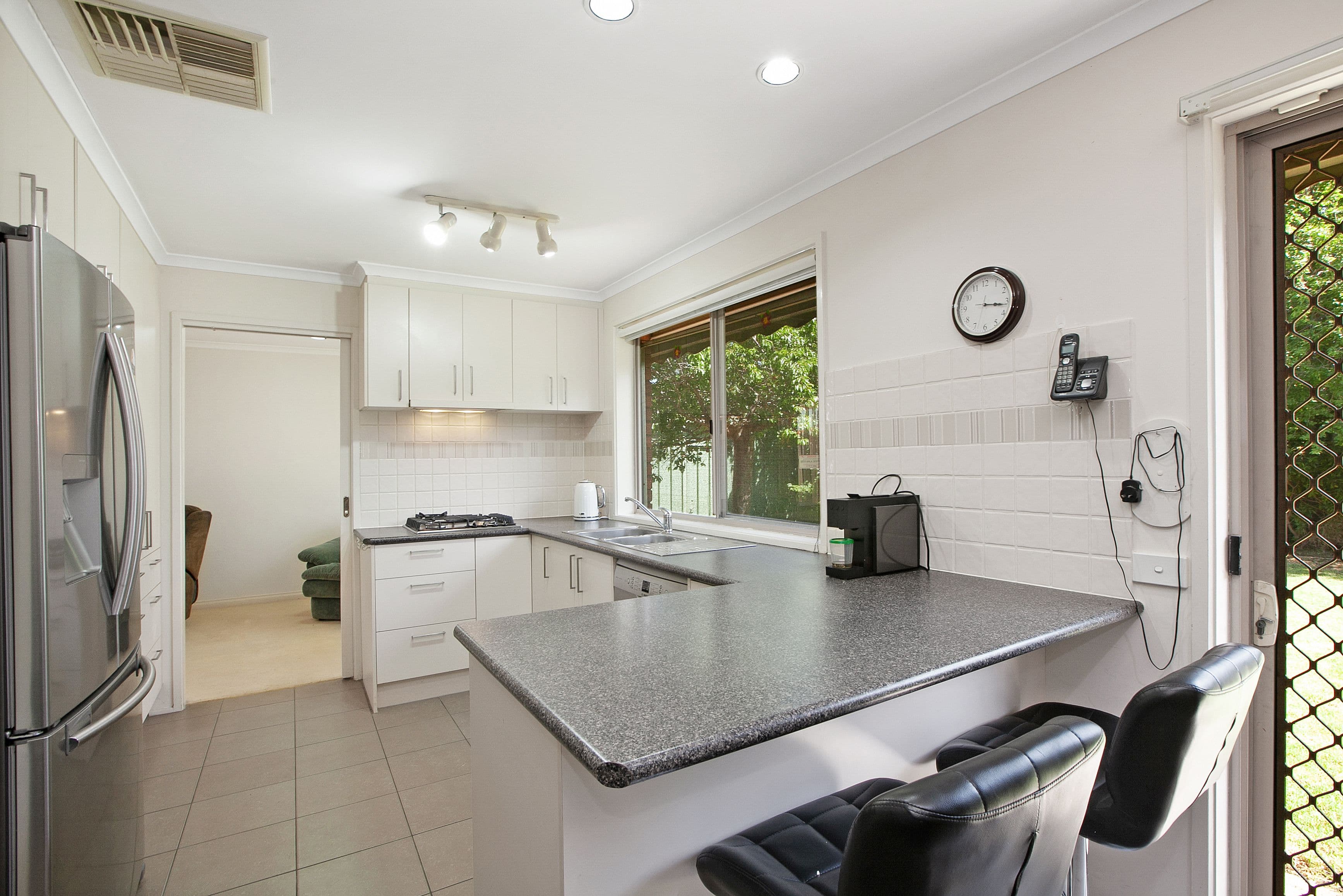 17 Grenda Drive, Mill Park VIC 3082, Mill Park - Thumbnail 3