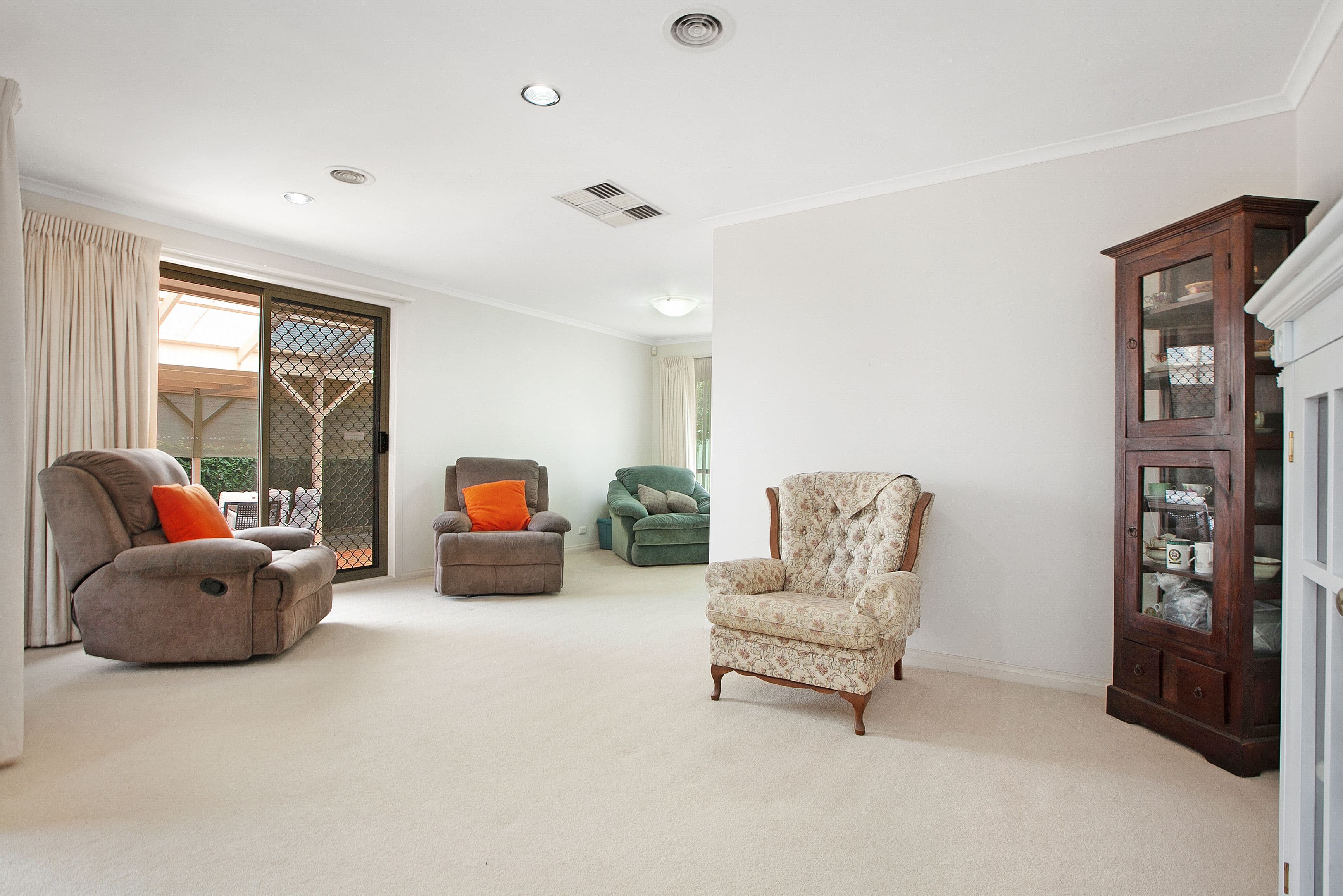 17 Grenda Drive, Mill Park VIC 3082, Mill Park - Thumbnail 5