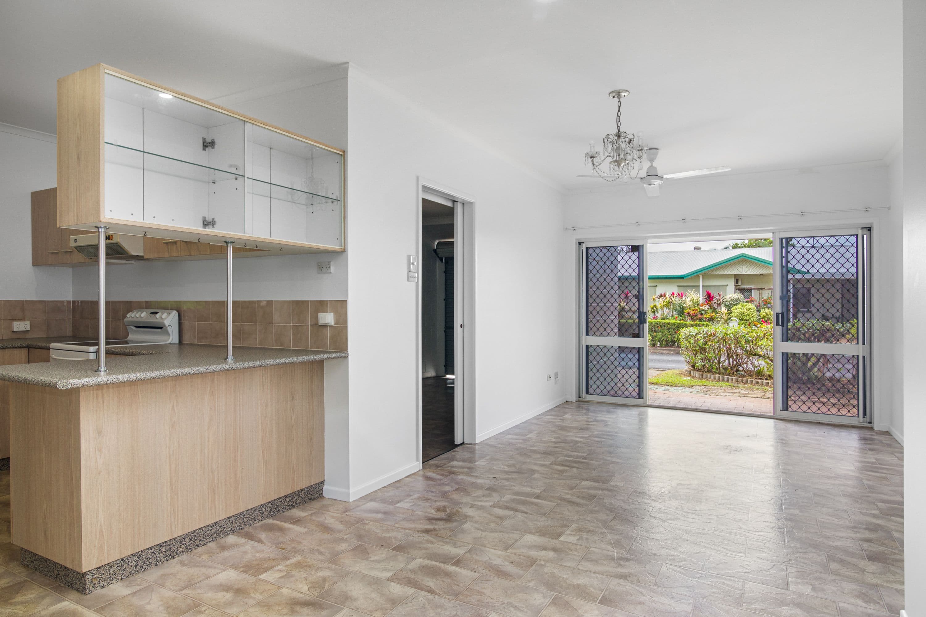2-6 Kamerunga Villas, Lake Placid, Caravonica QLD 4878, Caravonica - Thumbnail 4