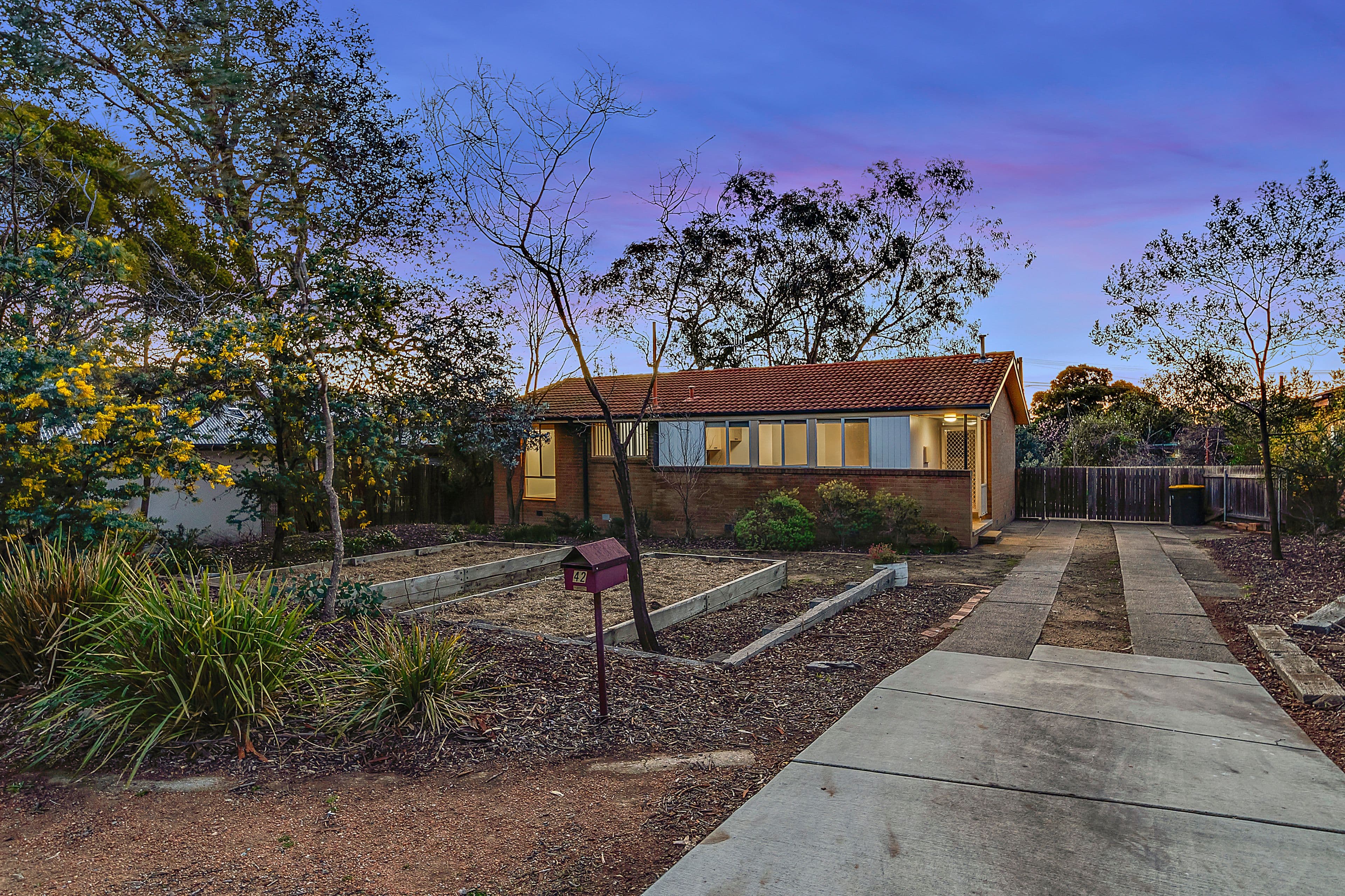 42 Kambalda Crescent, Fisher ACT 2611, Fisher - Thumbnail 2