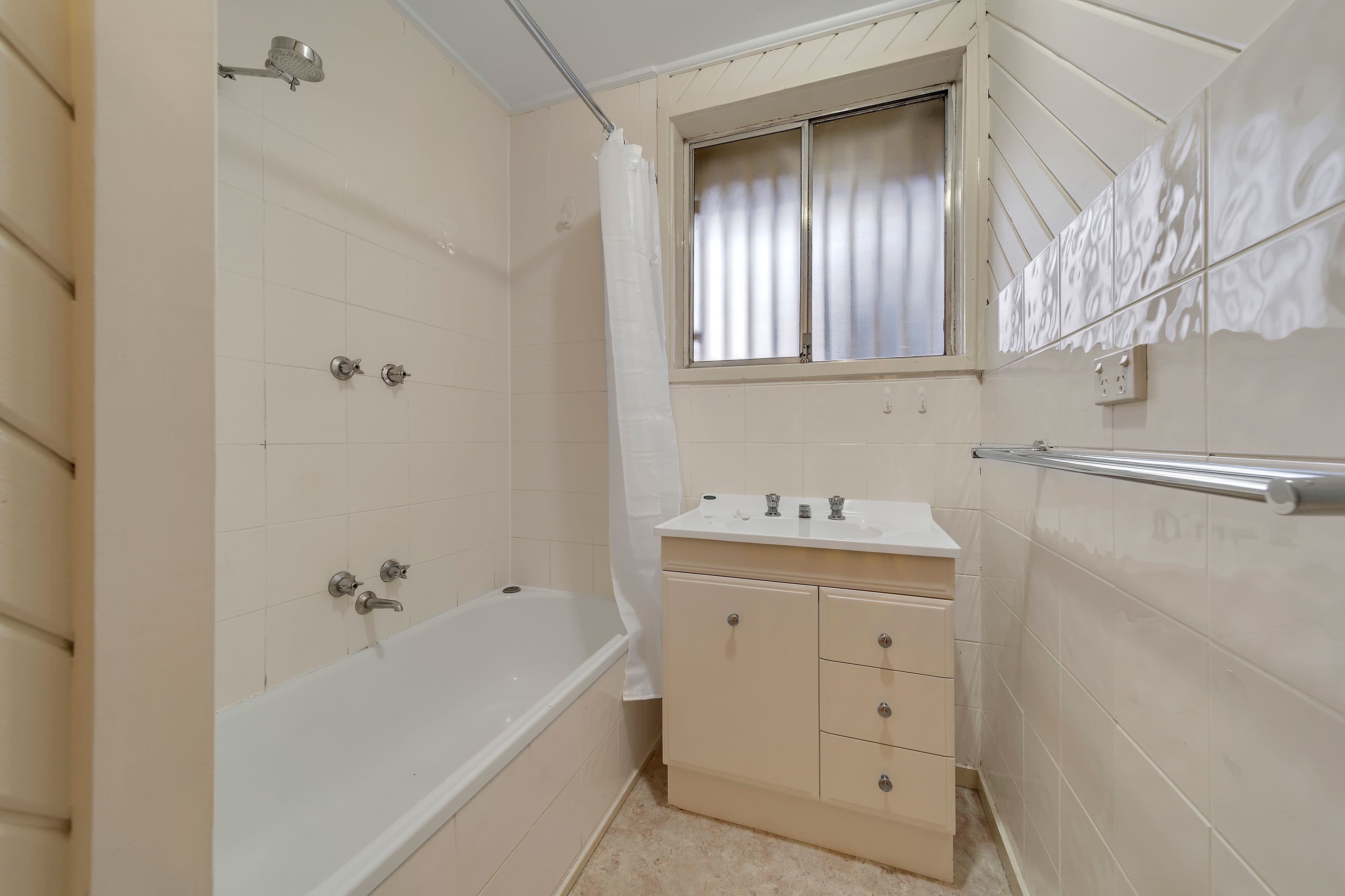 42 Kambalda Crescent, Fisher ACT 2611, Fisher - Thumbnail 8