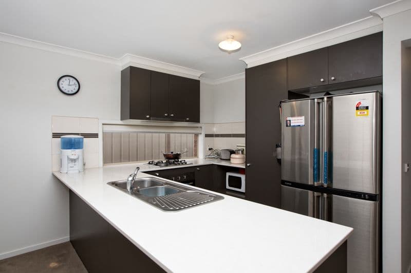 12 Red Fox Boulevard, BROOKFIELD VIC 3338, Brookfield - Thumbnail 2