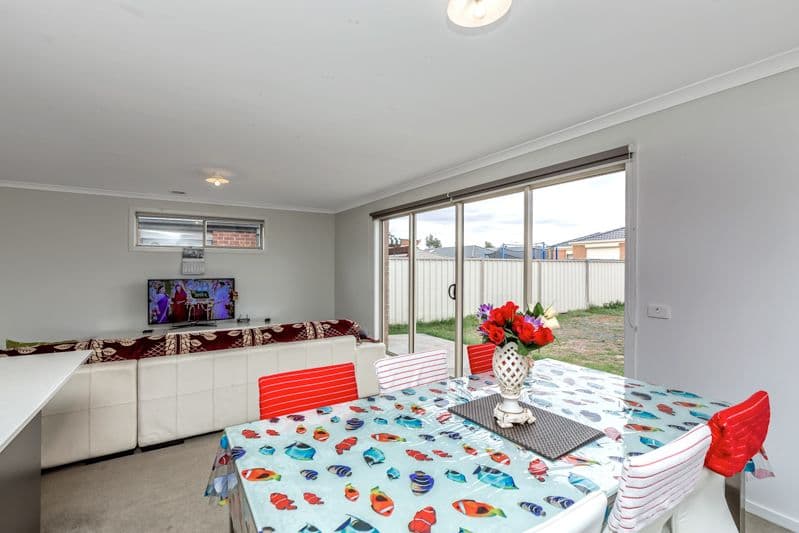 12 Red Fox Boulevard, BROOKFIELD VIC 3338, Brookfield - Thumbnail 5