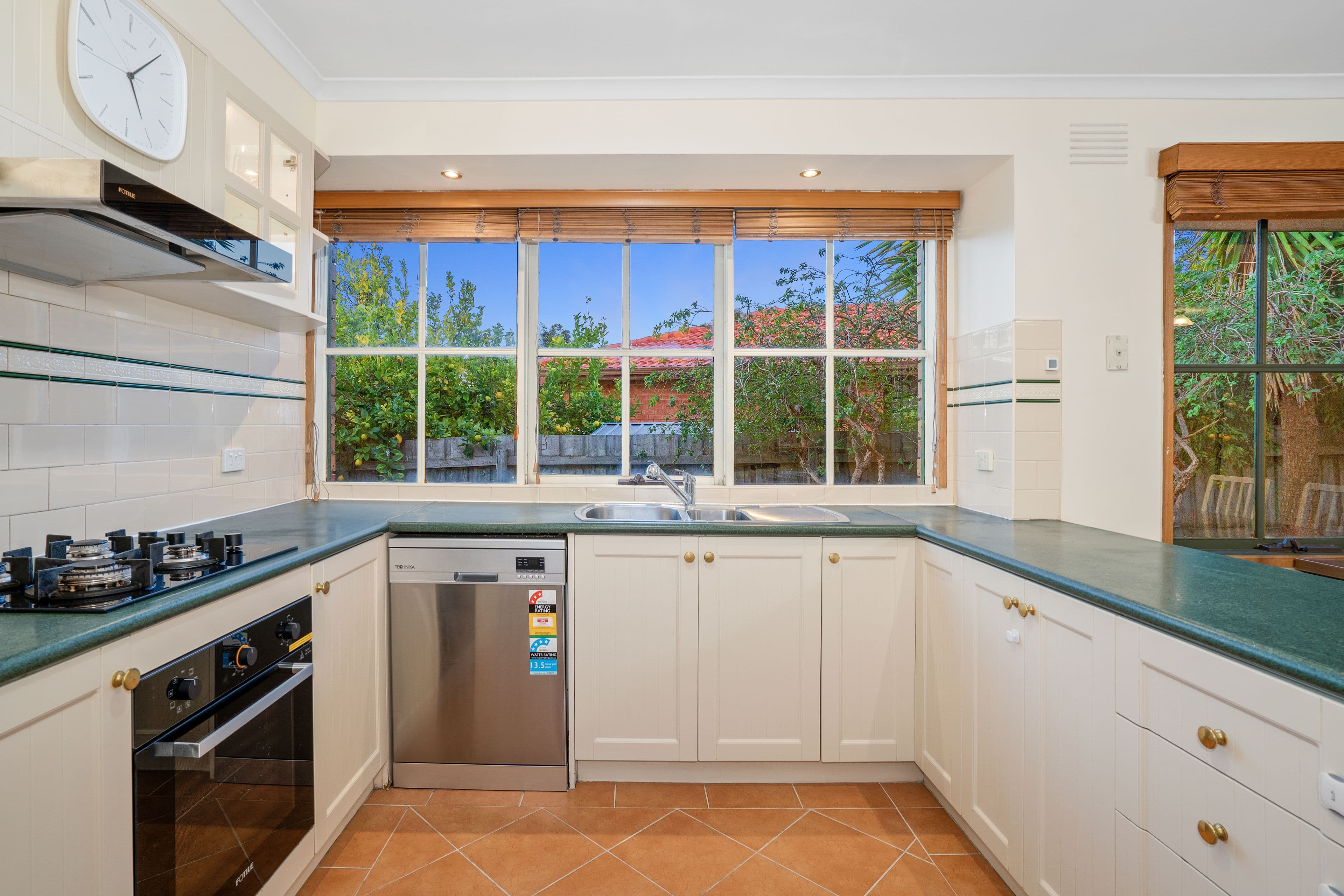 3 Matthews Court, Mill Park VIC 3082, Mill Park - Thumbnail 4