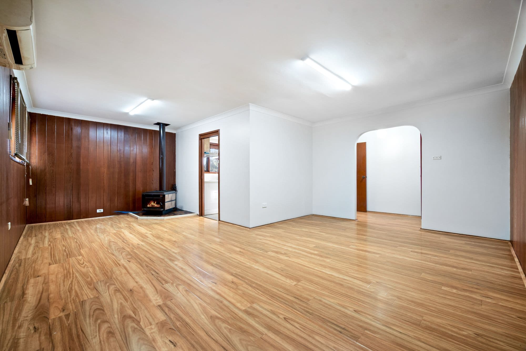 4 Sandra Place, Ingleburn NSW 2565, Ingleburn - Thumbnail 2