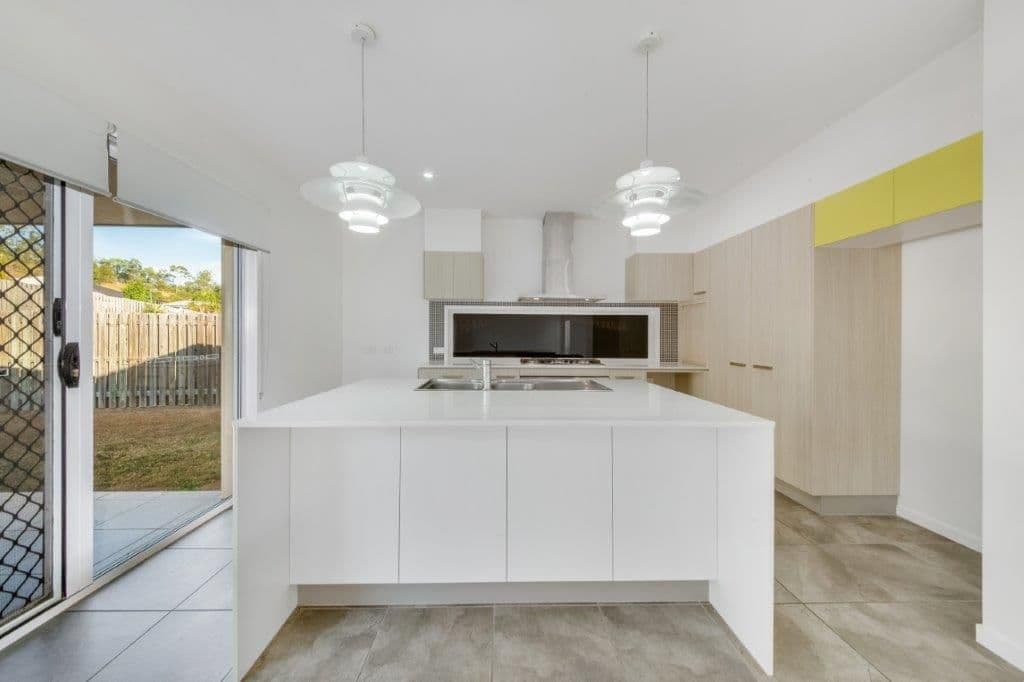 4 Florey Place, Kirkwood QLD 4680, Kirkwood - Thumbnail 2