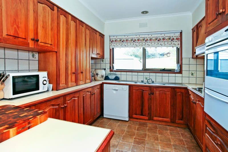 28 Allambee Avenue, GROVEDALE VIC 3216, Grovedale - Thumbnail 3