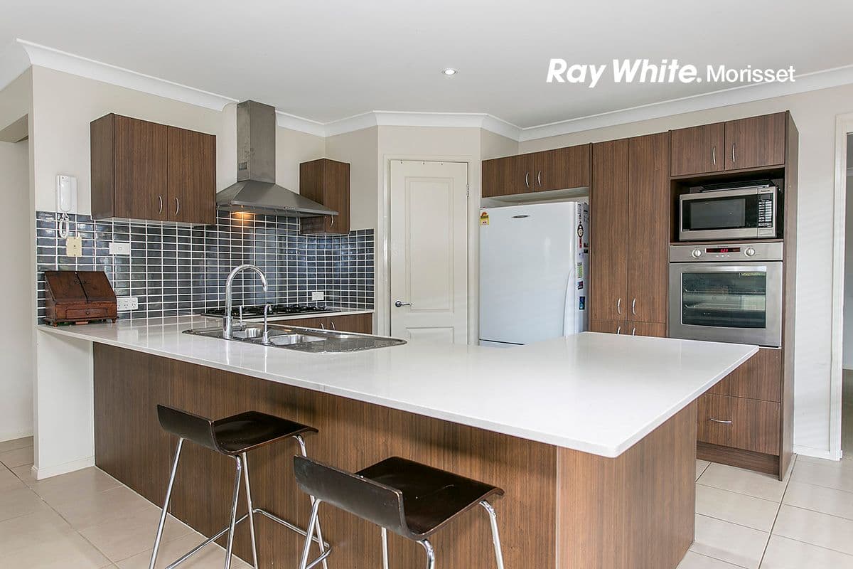 77 Cedar Cutters Crescent, Cooranbong - Thumbnail 3