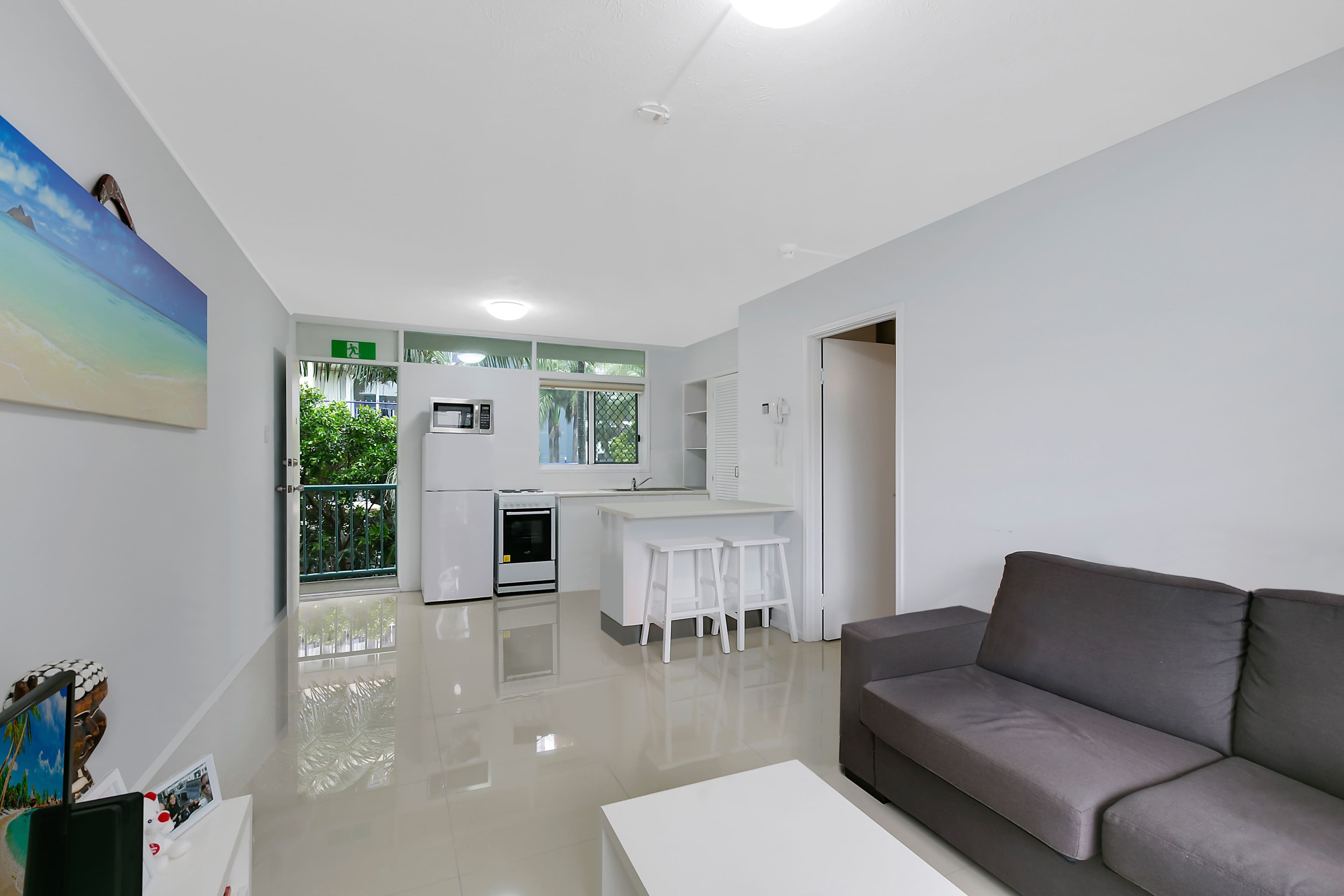 69-73 Ferny Avenue, Surfers Paradise QLD 4217, Surfers Paradise - Thumbnail 3