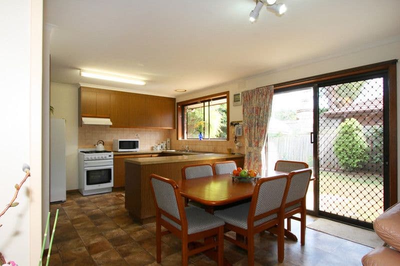 9  Benkel Avenue, CHELTENHAM VIC 3192, Cheltenham - Thumbnail 2