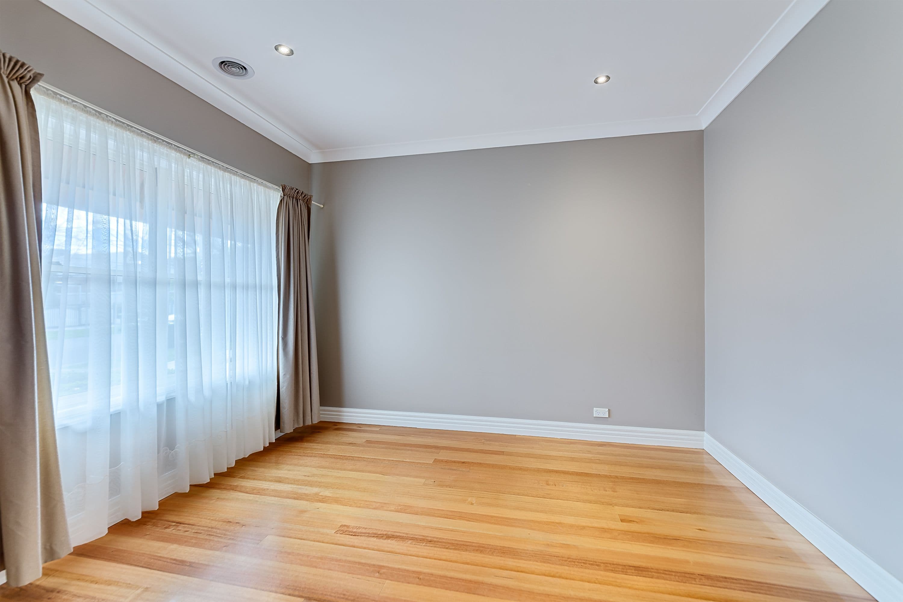 6 Oakville Place, Craigieburn VIC 3064, Craigieburn - Thumbnail 6