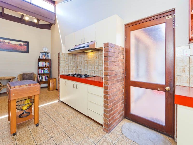 26 Ripplewood Avenue, THORNLIE WA 6108, Thornlie - Thumbnail 2