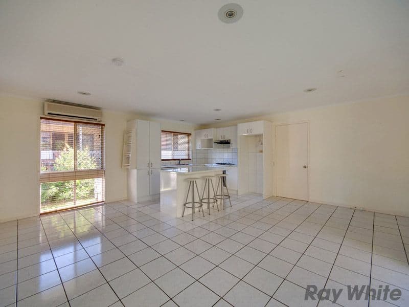 3 Yeoman Street, CHAPEL HILL QLD 4069, Chapel Hill - Thumbnail 2
