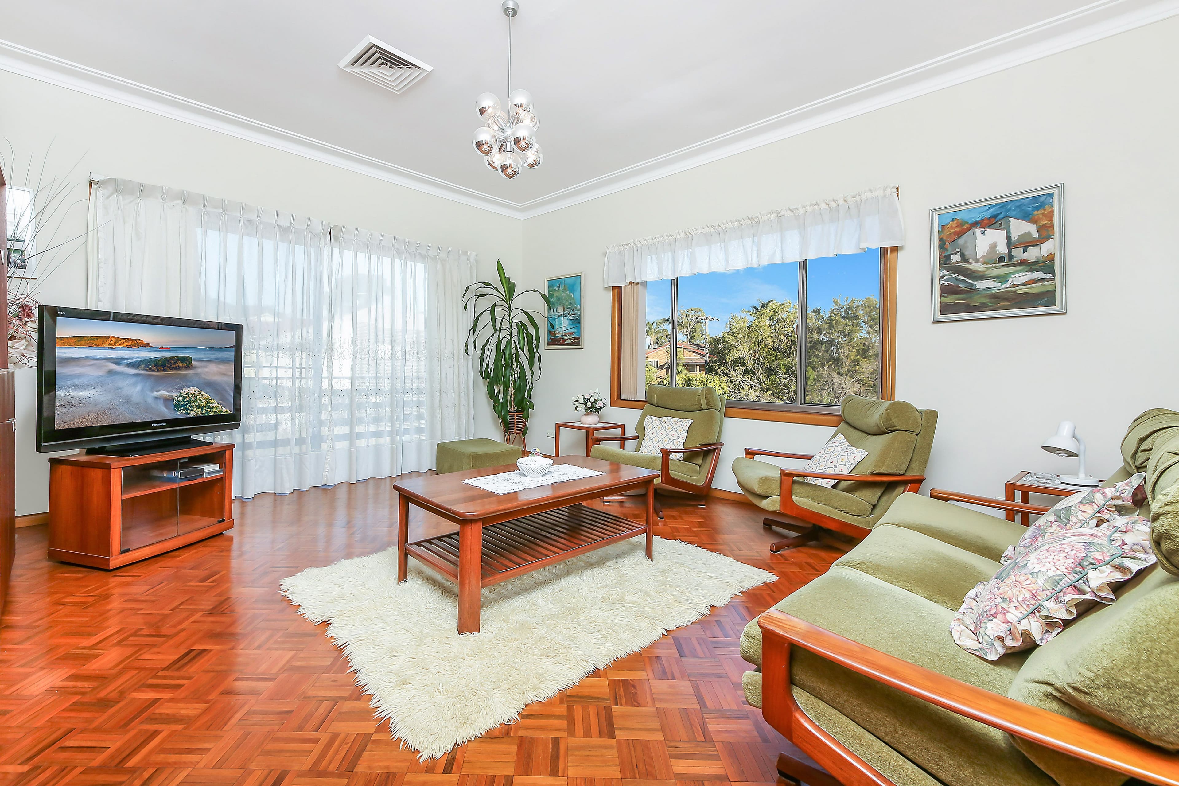 163 Hillcrest Avenue, Greenacre - Thumbnail 2