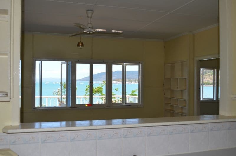 8 Coral Esplanade, CANNONVALE QLD 4802, Cannonvale - Thumbnail 6