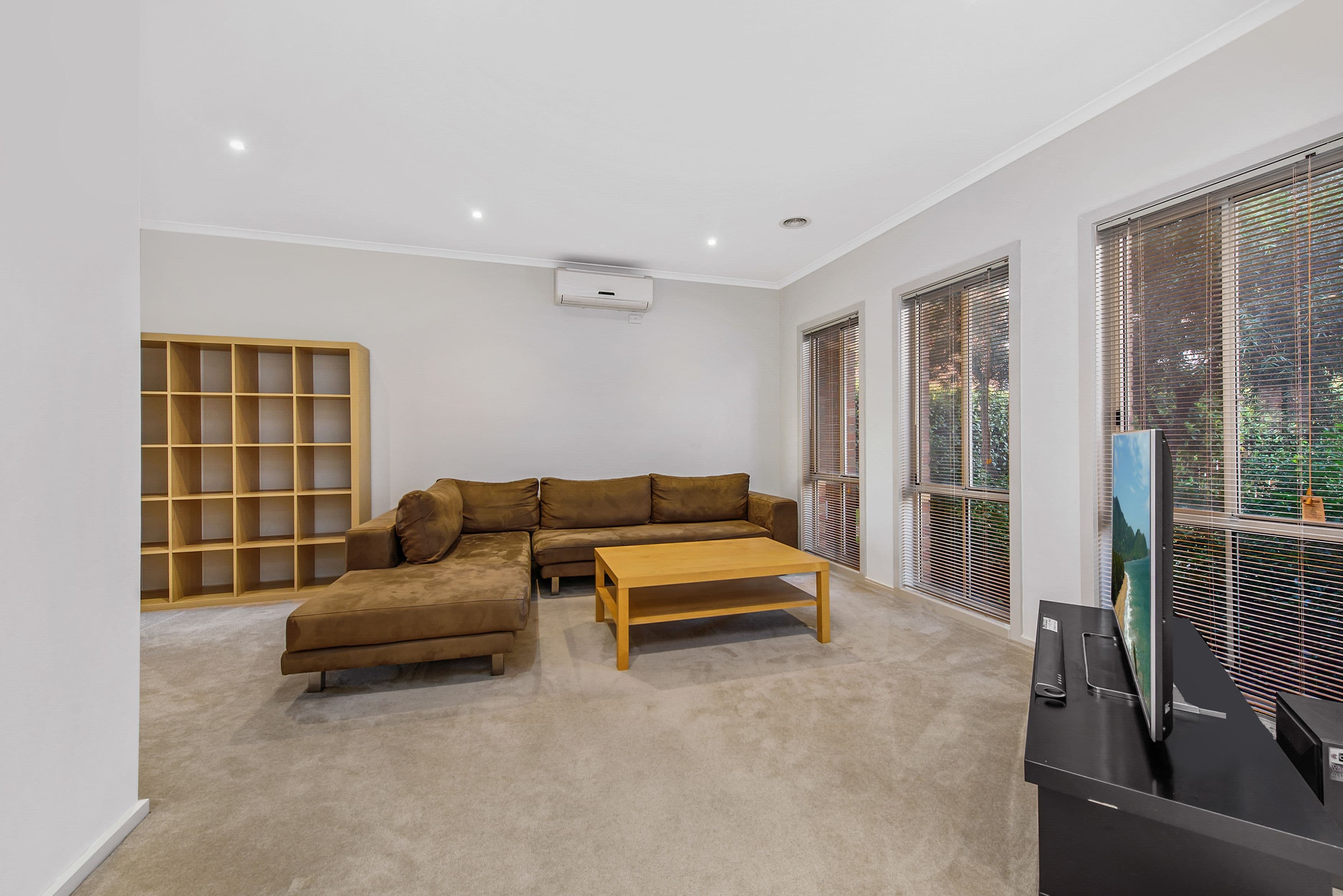 23 Amberlea Circuit, Taylors Hill VIC 3037, Taylors Hill - Thumbnail 2