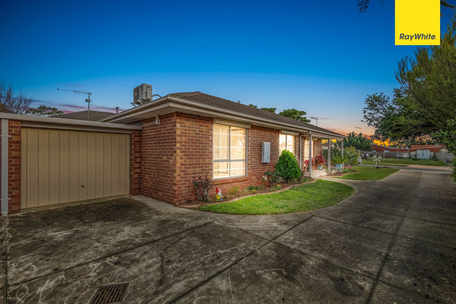 6 Oakfield Court, Melton South VIC 3338, Melton South - Thumbnail 2