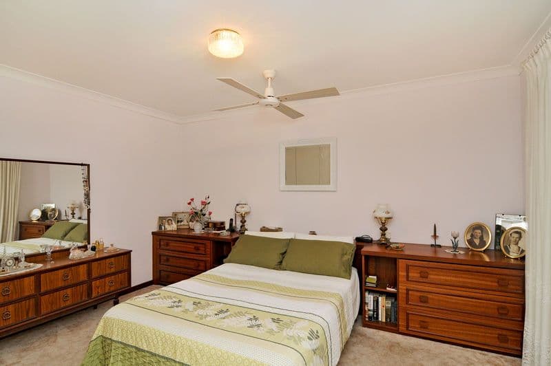 10 Sandford Crescent, HALLS HEAD WA 6210, Halls Head - Thumbnail 6