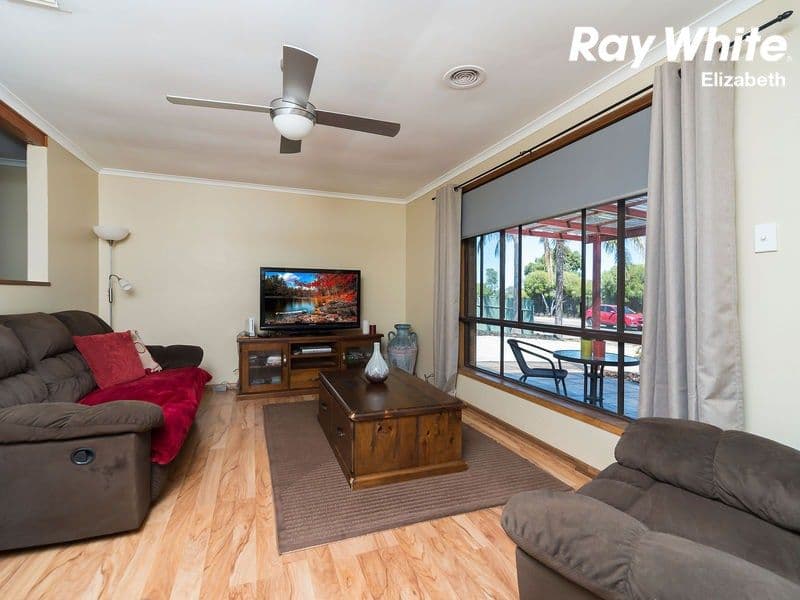 17 Mildera Crescent, Craigmore SA 5114, Craigmore - Thumbnail 5