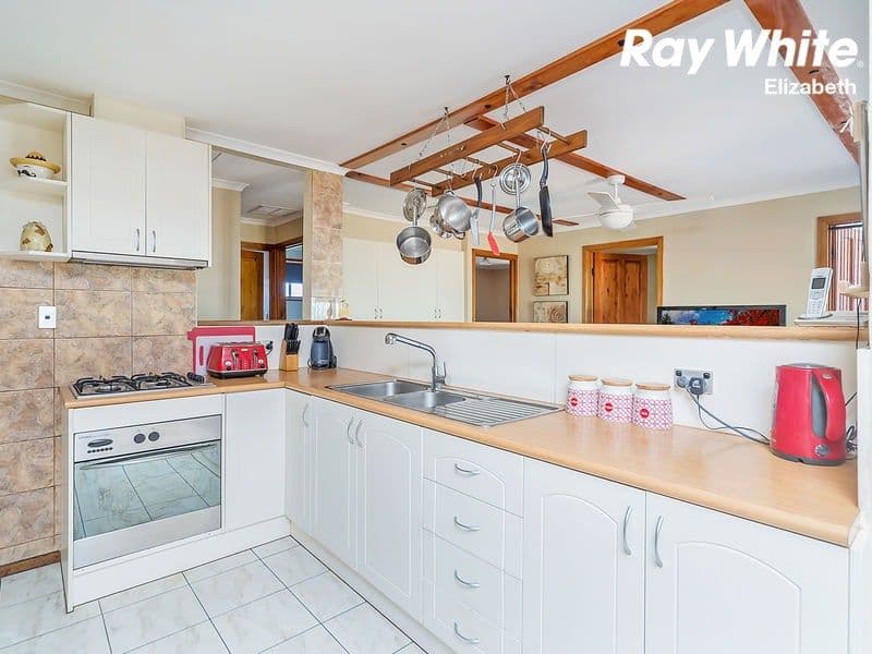 17 Mildera Crescent, Craigmore SA 5114, Craigmore - Thumbnail 8