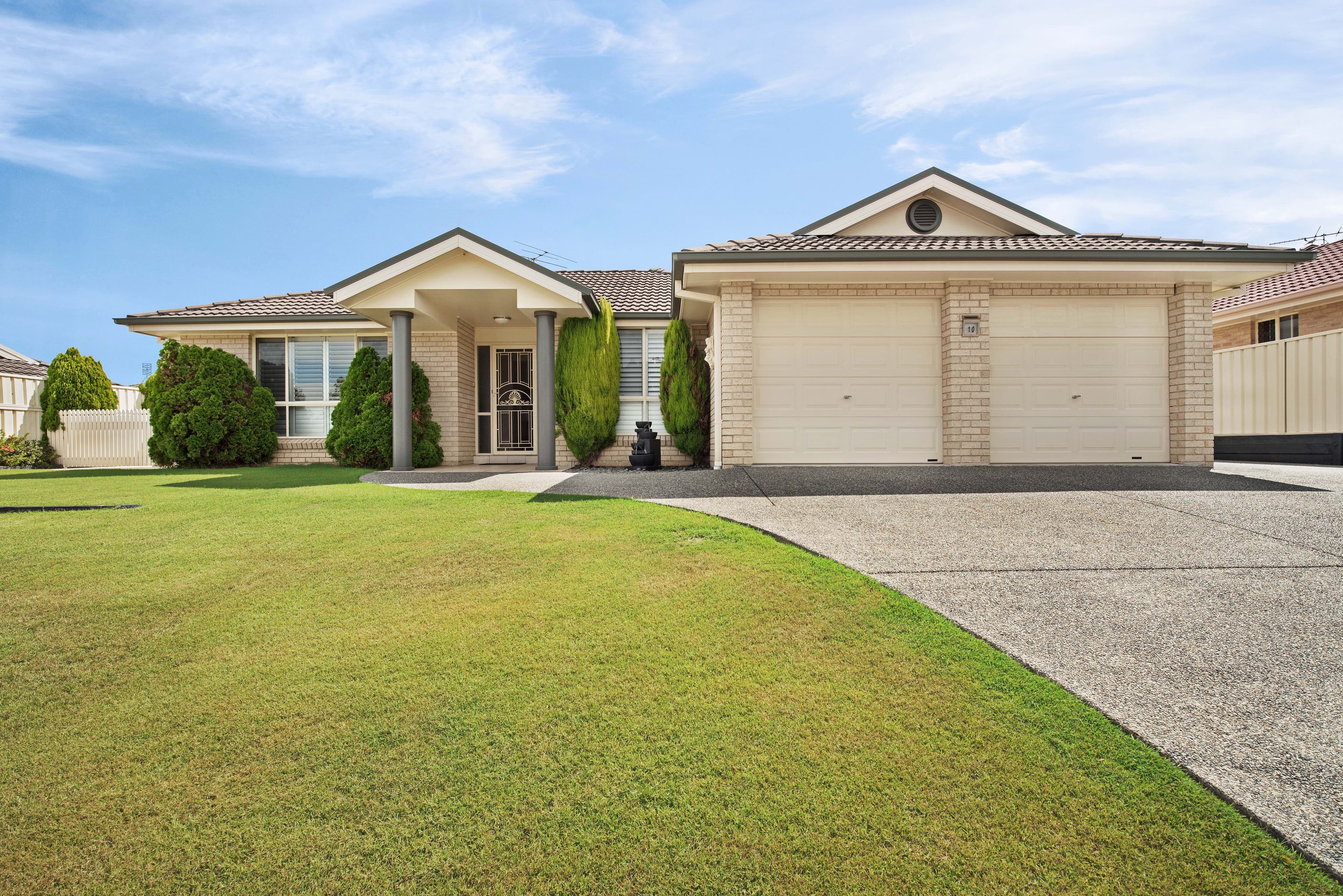 10 Featherwood Place, Thornton - Image 1
