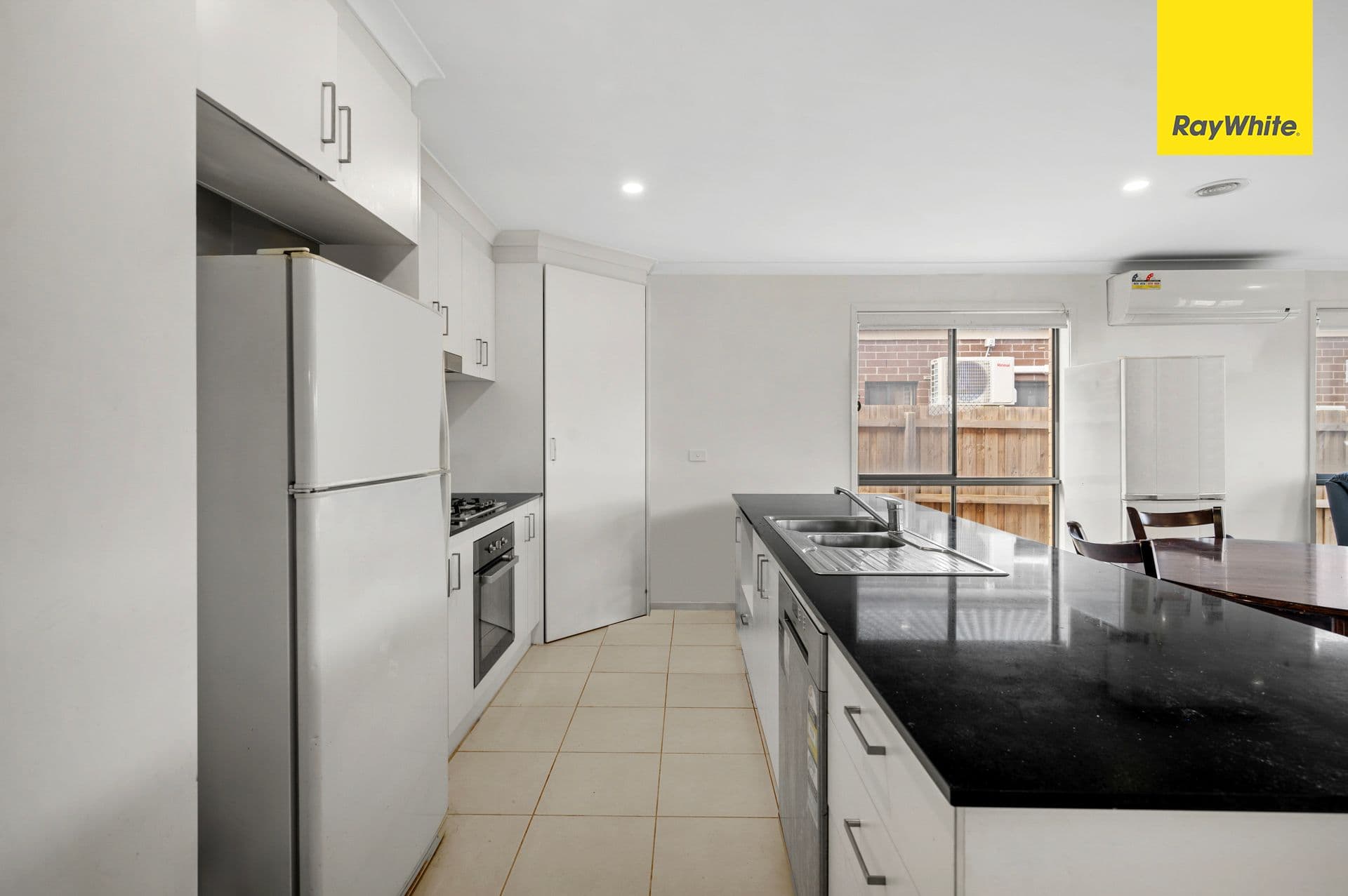 4 Norwood Avenue, WEIR VIEWS VIC 3338, Weir Views - Thumbnail 3