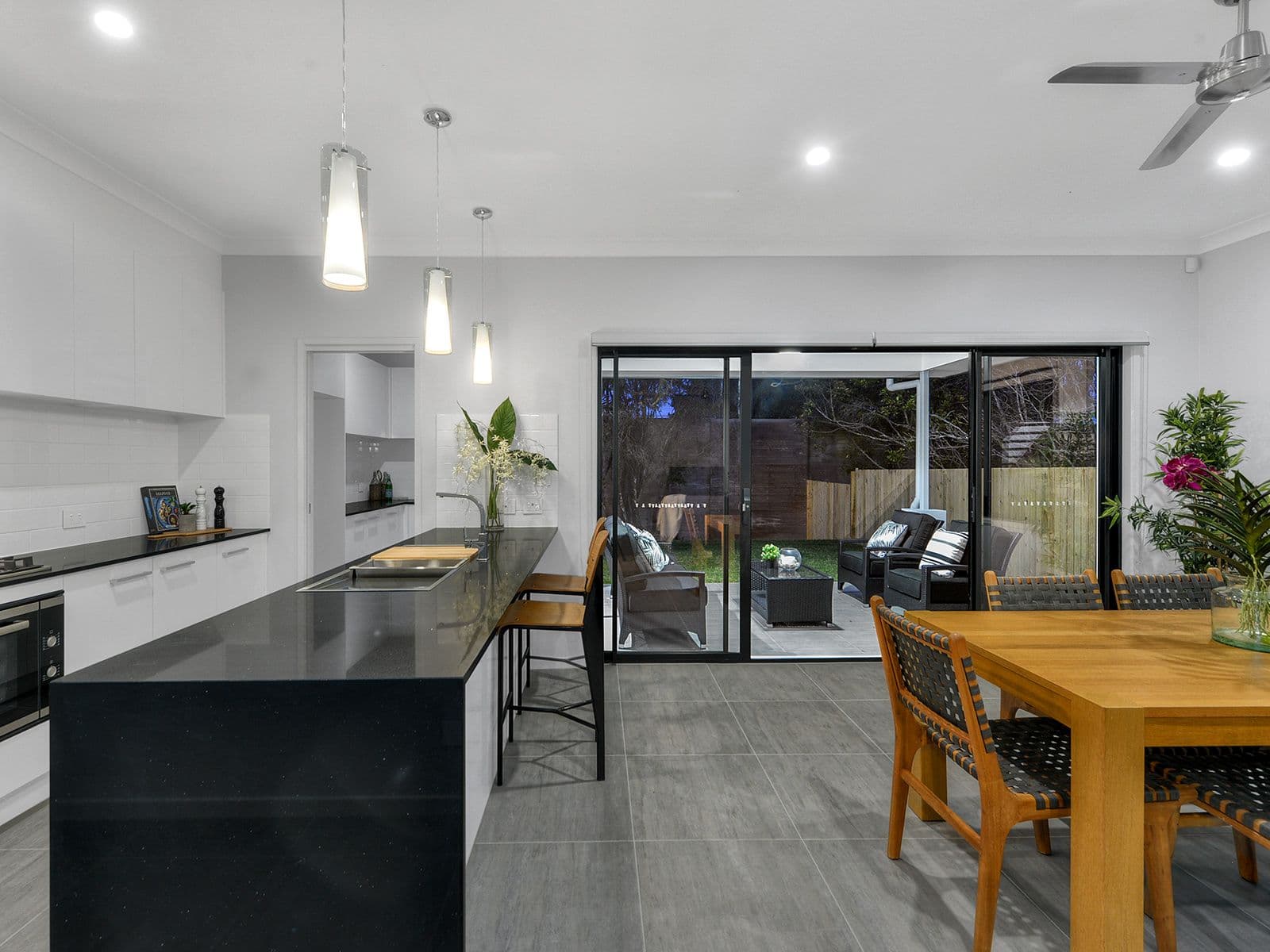 27 Armstrong Road, Cannon Hill QLD 4170, Cannon Hill - Thumbnail 5