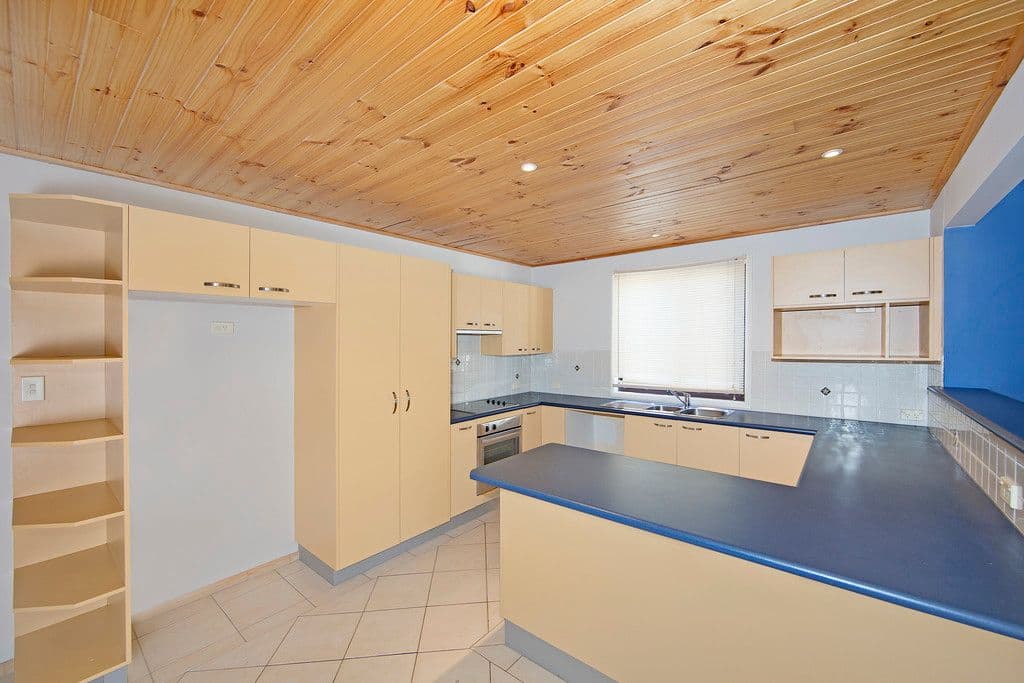 18 Robertson Road, Killarney Vale NSW 2261, Killarney Vale - Thumbnail 3