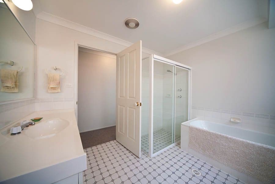 24 Sunbeam Avenue, Blackheath - Thumbnail 2