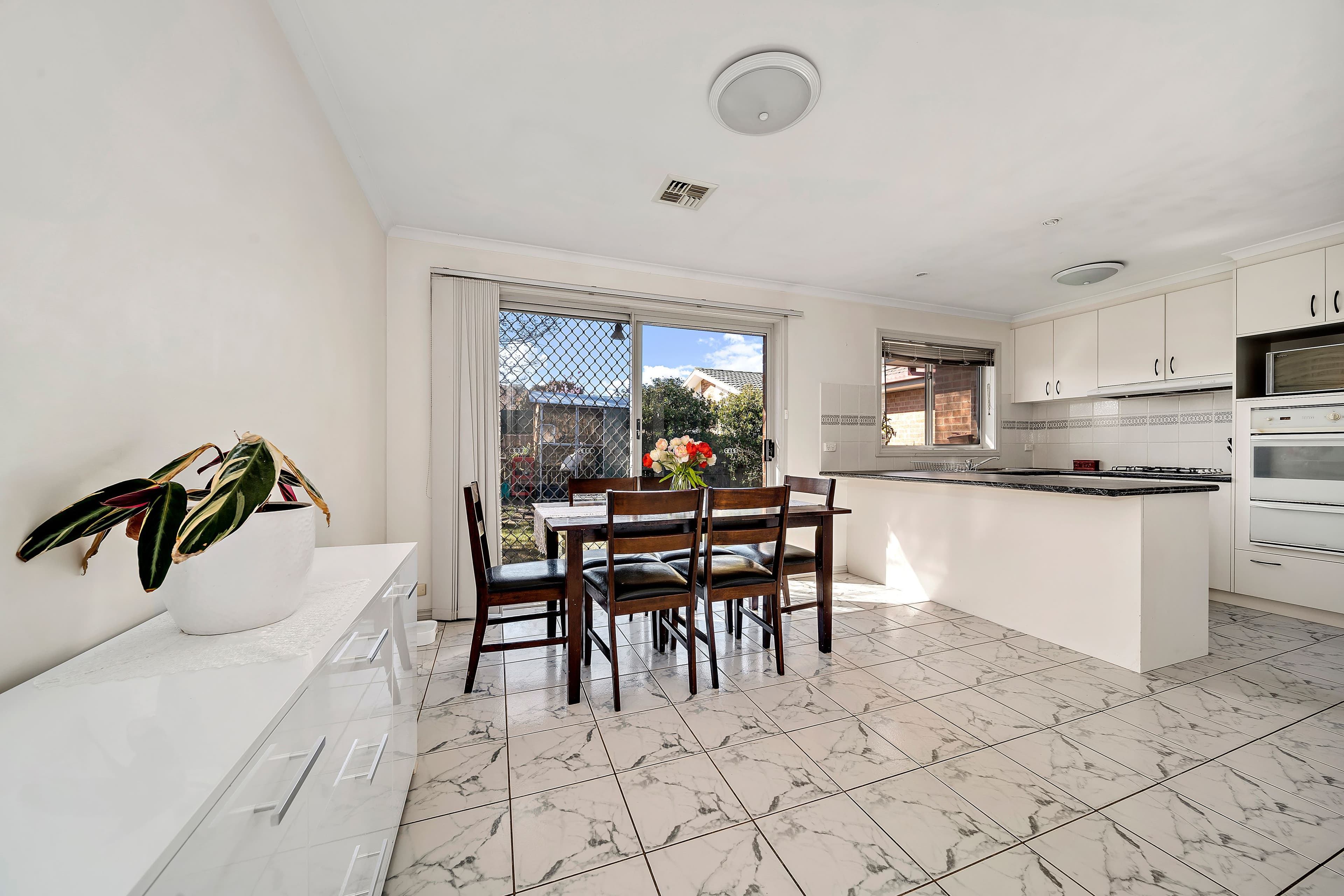 11 Lance Hill Avenue, Dunlop ACT 2615, Dunlop - Thumbnail 2