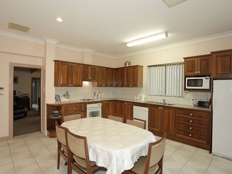 77 Henley Beach Road, HENLEY BEACH SOUTH SA 5022, Henley Beach South - Thumbnail 2