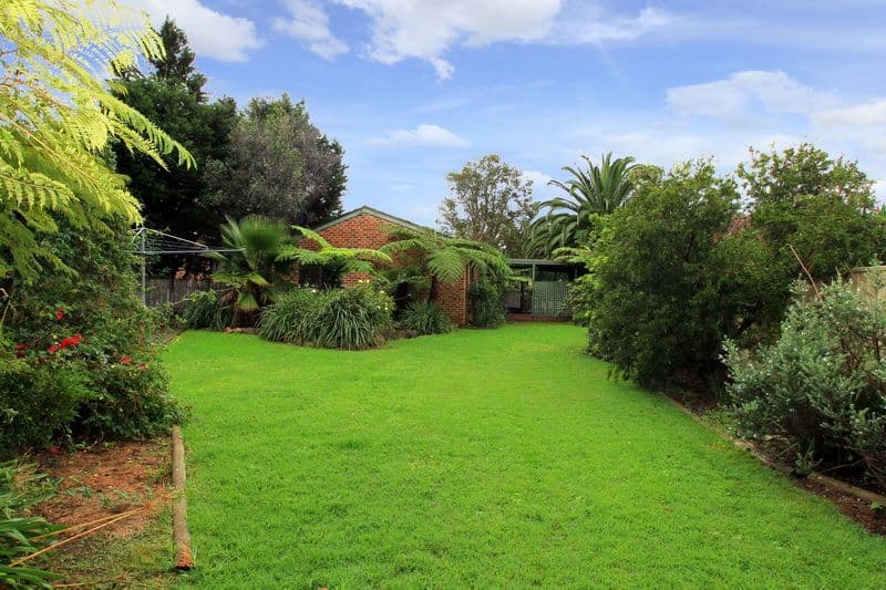 8 Byron Avenue, NORTH NOWRA NSW 2541, North Nowra - Thumbnail 2
