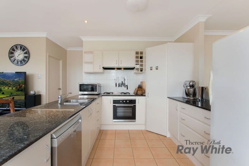 17 Guthrie Close, BENTLEY PARK QLD 4869, Bentley Park - Thumbnail 5