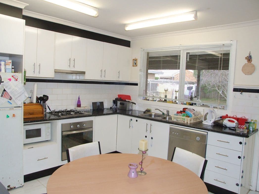3 Carina Drive North, MELTON VIC 3337, Melton - Thumbnail 2