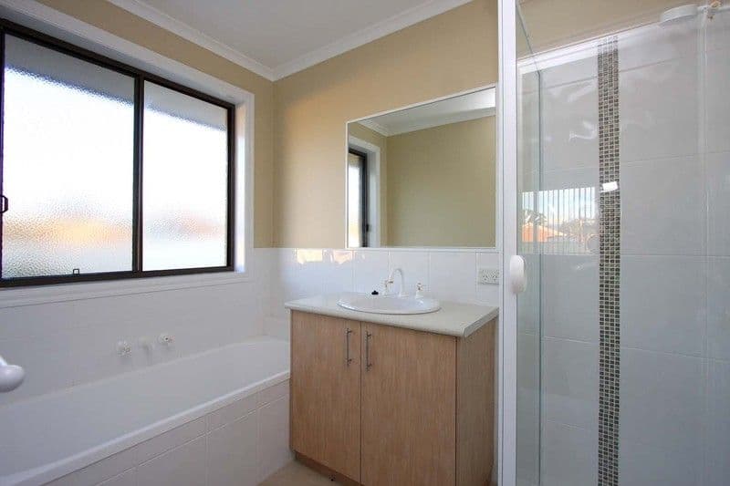 74 Jude Street, HOWLONG NSW 2643, Howlong - Thumbnail 7