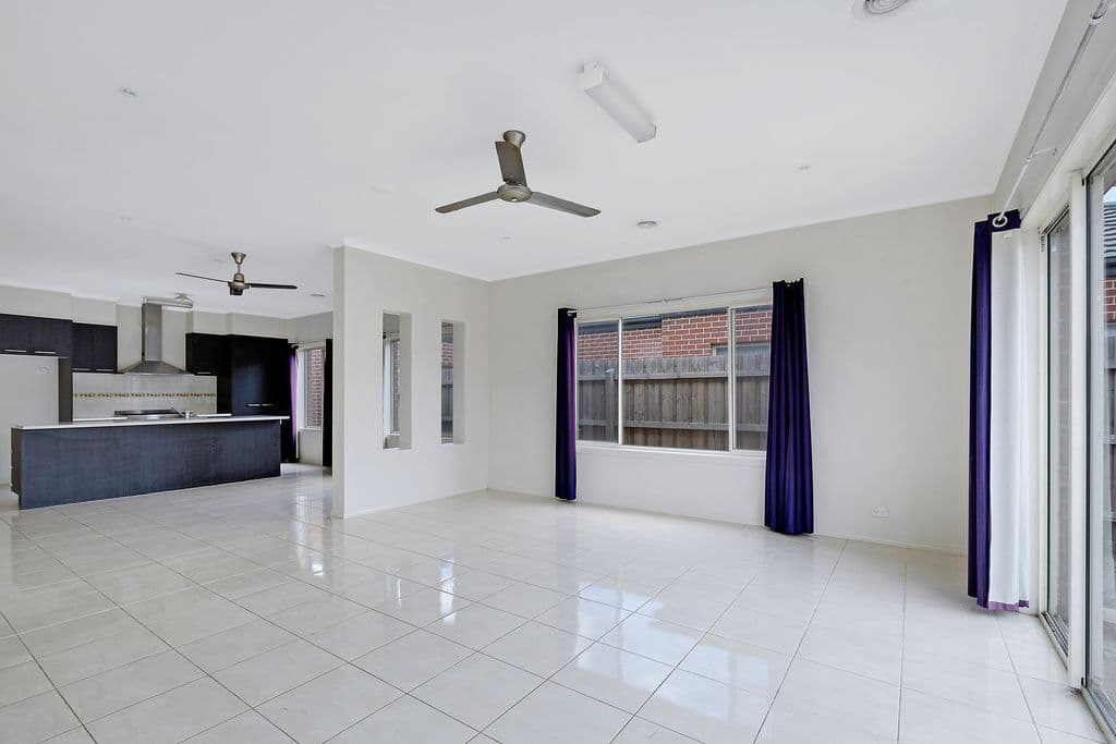 32 Broadleaf Drive, Epping VIC 3076, Epping - Thumbnail 3