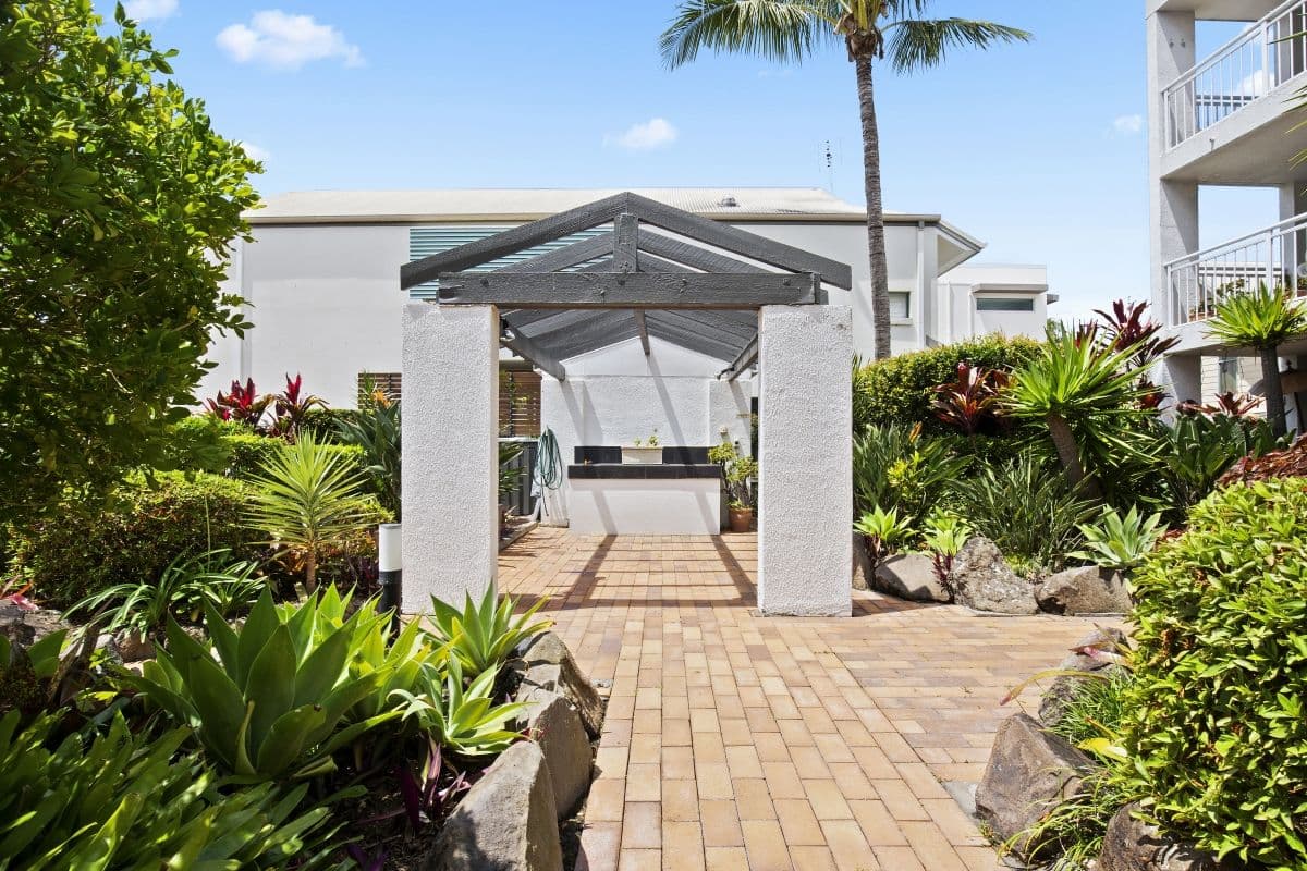 20 Ocean Street, Mermaid Beach QLD 4218, Mermaid Beach - Thumbnail 2