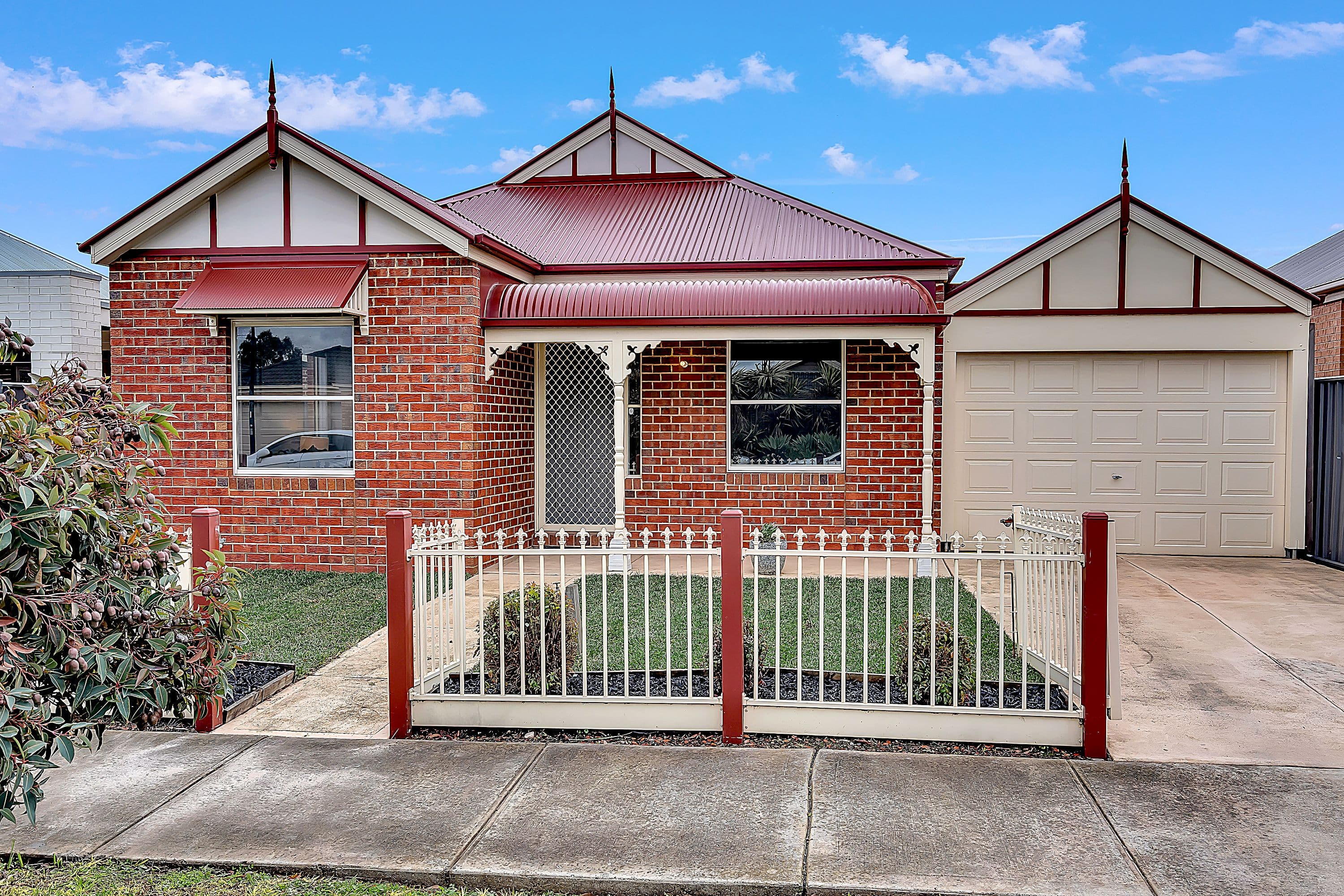 32 Girraween Crescent, Craigieburn VIC 3064, Craigieburn - Image 1