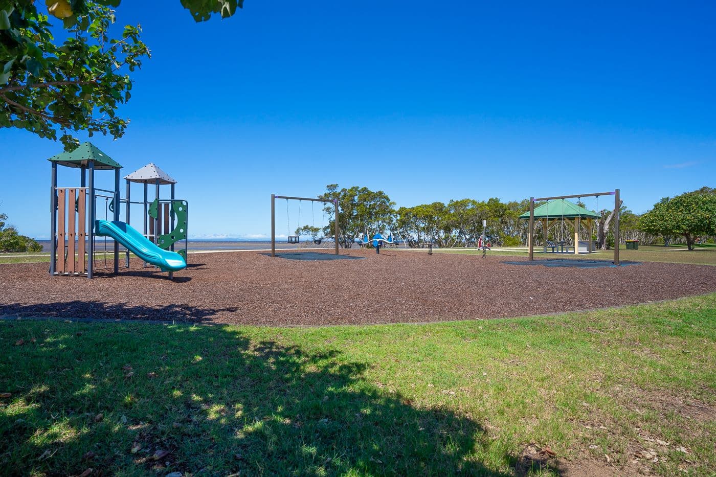 81 O'Quinn Street, Nudgee Beach QLD 4014, Nudgee Beach - Thumbnail 7