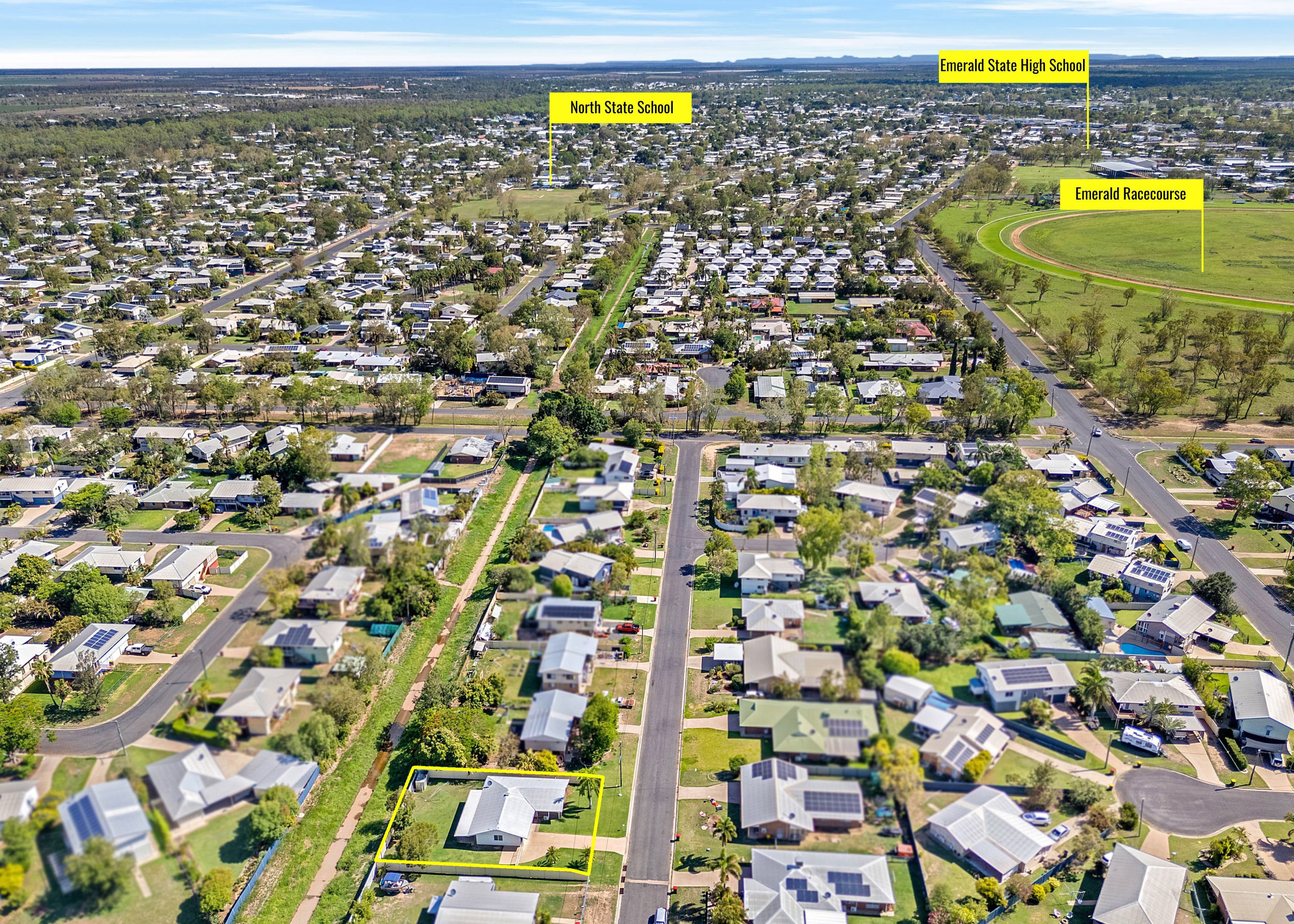 18 Barry Street, Emerald QLD 4720, Emerald - Thumbnail 3