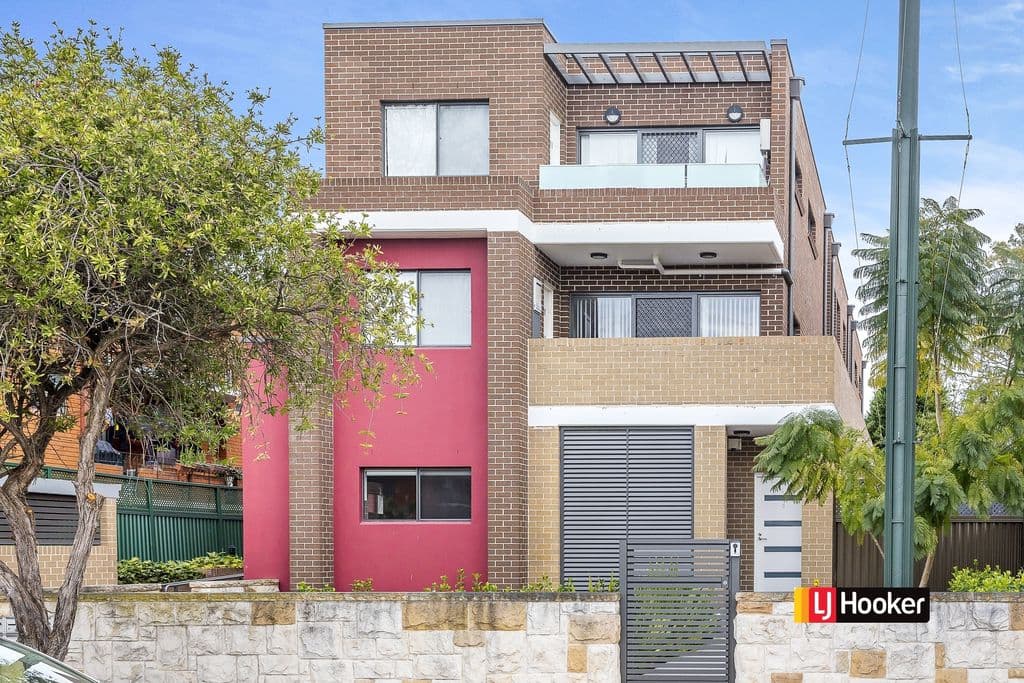 8/3 Rome Street, Canterbury - Image 1